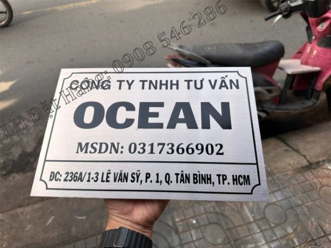 giá bảng tên công ty bao nhiêu