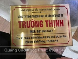 Làm bảng công ty bằng kim loại